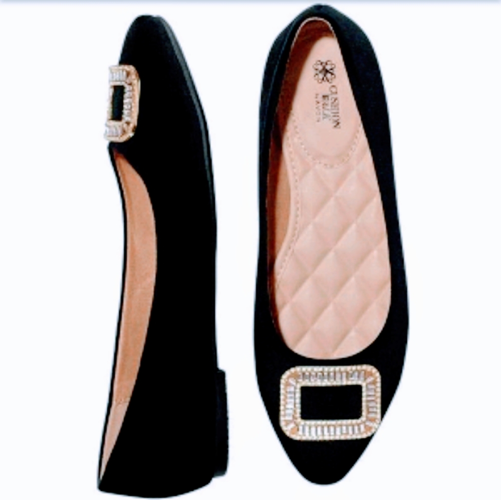 Gemma Jeweled Flat. Brand NEW!